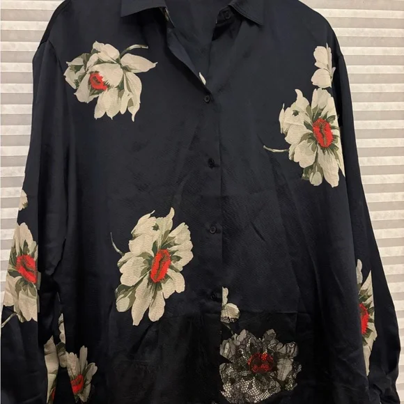 VINCE.‎ Gardenia Floral Print Tie Sleeve Silk Blouse w/added Lace Hem - Size M - Picture 6 of 8